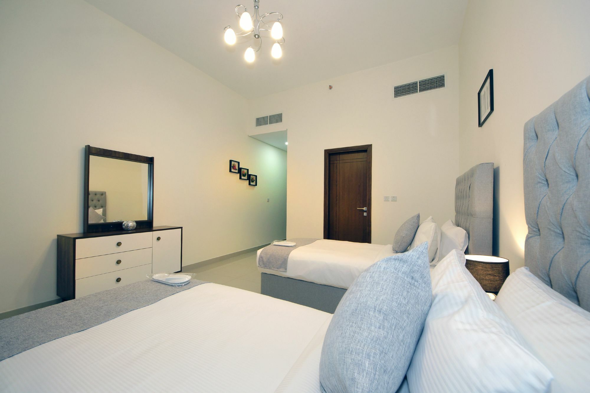 Spacious 2 Bedroom In Al Telal 11, Al Barsha 1 Dubai Esterno foto