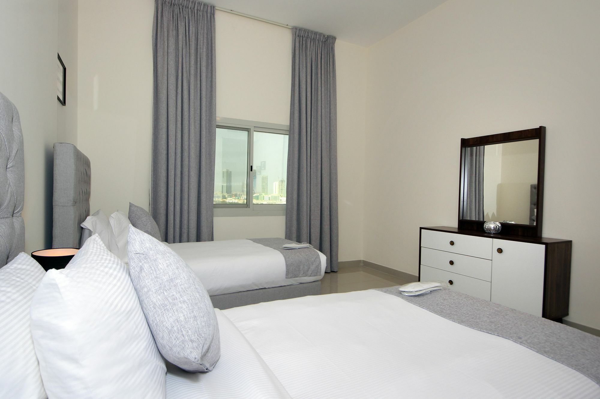 Spacious 2 Bedroom In Al Telal 11, Al Barsha 1 Dubai Esterno foto