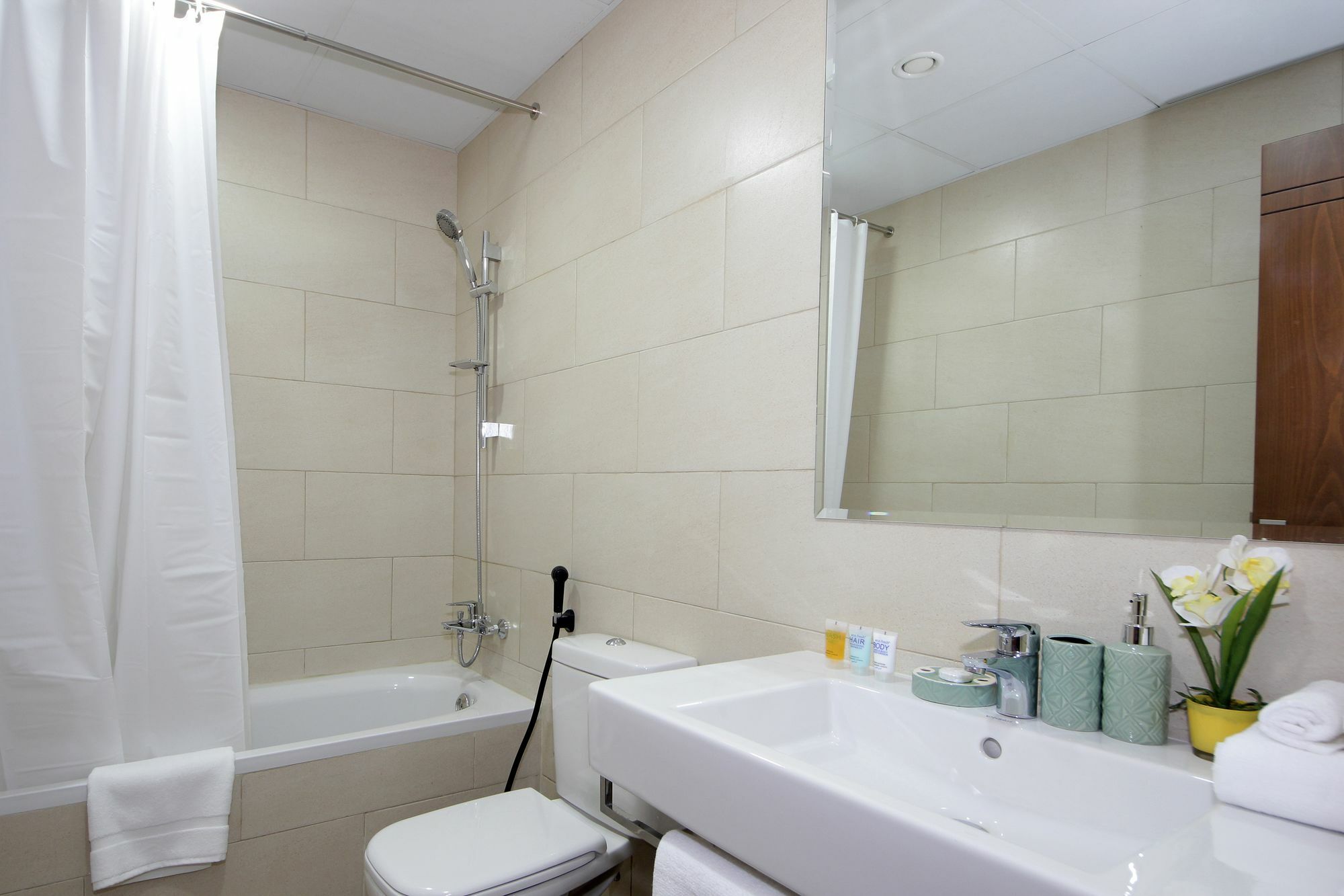 Spacious 2 Bedroom In Al Telal 11, Al Barsha 1 Dubai Esterno foto